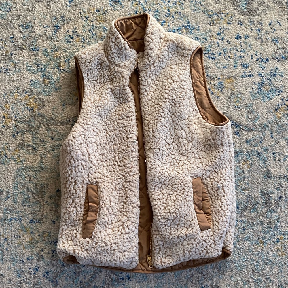 Reversible vest